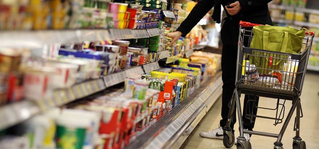 Netto, Kaufland, Knorr: Verbraucherschützer:innen werfen 40 Herstellern "Skimpflation" vor