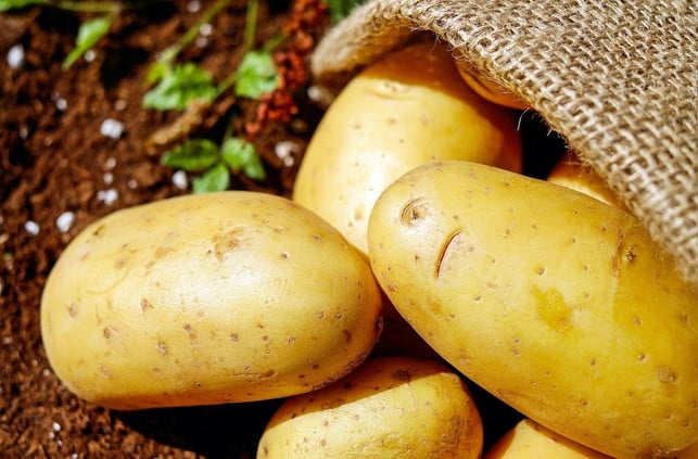 Raw potatoes are usually made into a warm meal.