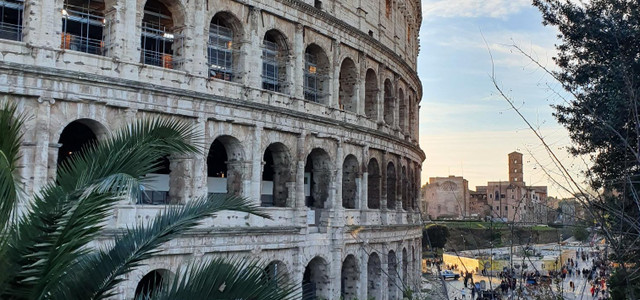 „Miserabler Nahverkehr“ in Rom muss Fahrgästen Entschädigung zahlen (Foto: lr/utopia.de) Kolosseum in Rom
