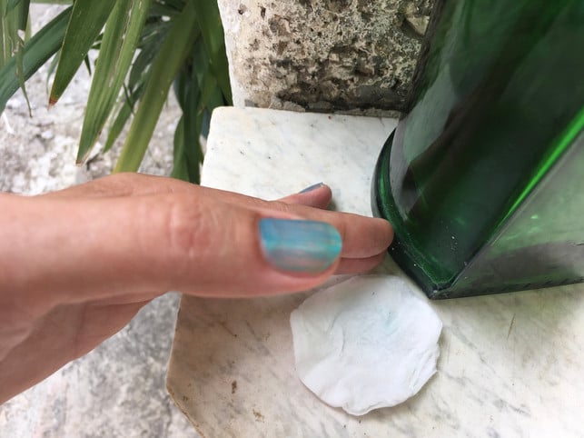 nagellack-entfernen-mit-trinkbarem-alkohol-utopiamartinanaumann-210806_download Nagellack entfernen mit trinkbarem Alkohol? Das funktioniert nur unzureichend.