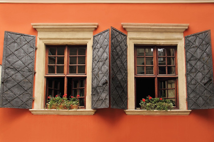 stossventilen-is-more-sensible-and-sustainable-than-a-cc0-pixabay-boaphotostudio-230120_download Shock ventilation makes more sense and is more sustainable than leaving a window tilted for a long time.