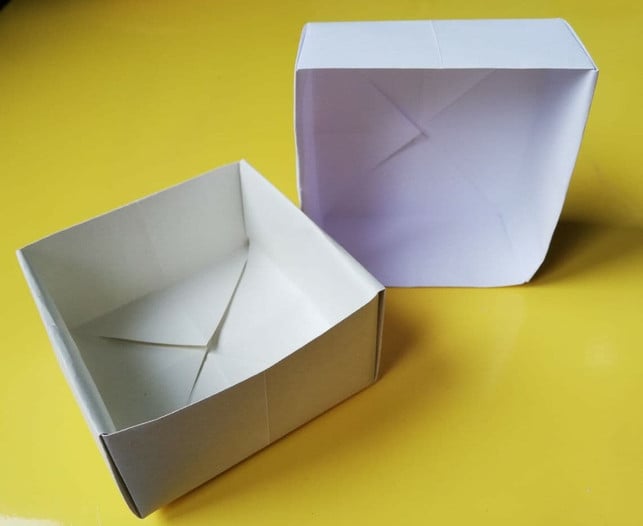 aus-zwei-origami-boxen-kannst-du-eine-staubdichte-victoria-clauss-utopia-210818_download Aus zwei Origami-Boxen kannst du eine staubdichte Aufbewahrung schaffen.