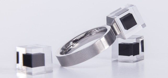 smog free ring-luftverschmutzung-z-studio roosegaarde-170531-1280x600 Der Smog Free Ring mit Schmuckstein aus komprimierten Feinstaub.