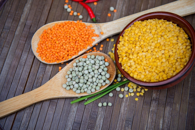 linsenmehl-enthaelt-wertvolle-vitamine-eiweisse-und-cc0-pixabay-yilmazfatih-220505_download Linsenmehl enthält wertvolle Vitamine, Eiweiße und Ballaststoffe, die zu einer ausgewogenen Ernährung beitragen können.