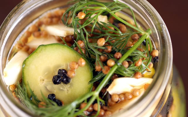 lebenmittel-konservieren-einlagen-x_Stacy-Spensley-cc-by-2.0-150518-1280x800 Lebensmittel konservieren: Einlegen