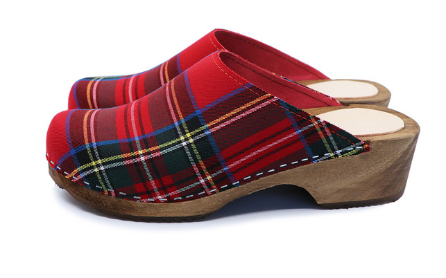 hausschuhe-nachhaltig-me&myclogs-z-210223 Holzclogs aus Schweden