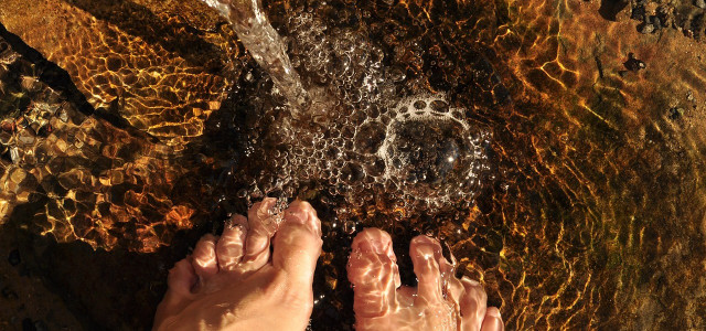 Rising foot bath: home remedies for cold feet and colds