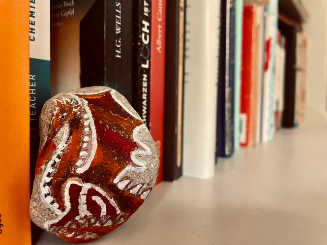 erzaehlsteine-koennen-von-kindern-zum-spielen-verwen-nele-finke-utopia-210805_download Erzählsteine können von Kindern zum Spielen verwendet werden.