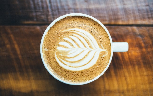 kaffee trinken cappoccino milch milchschaum kaffee trinken cappoccino milch milchschaum