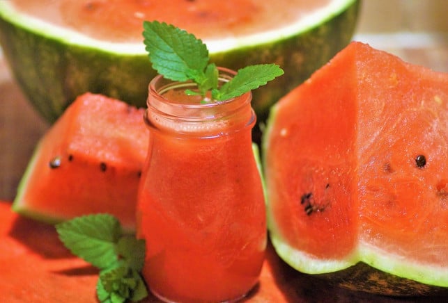 nach-dem-einfrieren-kannst-du-die-wassermelone-zu-cc0-pixabay-ivabalk-230804_download Nach dem Einfrieren kannst du die Wassermelone zu leckeren Smoothies weiterverarbeiten.