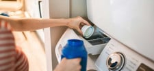 Feinwaschmittel im Test: 8 von 15 bergen Umweltrisiko - und fallen deshalb durch Feinwaschmittel im Test: 8 von 15 bergen Umweltrisiko - und fallen deshalb durch