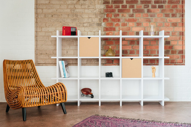 Pappmoebel-Papercomb-Regal-ku-papercomb-231130 Regale, Sideboards und Co.: Papercomb liefert Pappmöbel in zeitlosem Design