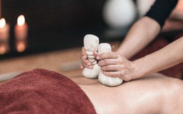Natürliche Wellnessmomente Bio- und Naturkosmetik im Zimmer und Wellness-Bereich
