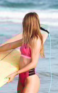 bademode-nachhaltig-z-crystal-flow-200602-800x1280-1