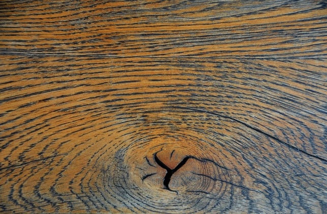 astloecher-verleihen-dem-holz-eine-rustikale-optik-cc0-pixabay-piro4d-200421_download Astlöcher verleihen dem Holz eine rustikale Optik.