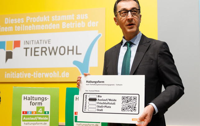 Fleisch im Supermarkt: Bekanntes Siegel wird bald anders aussehen Cem Özdemir Staatliches Tierwohl-Label