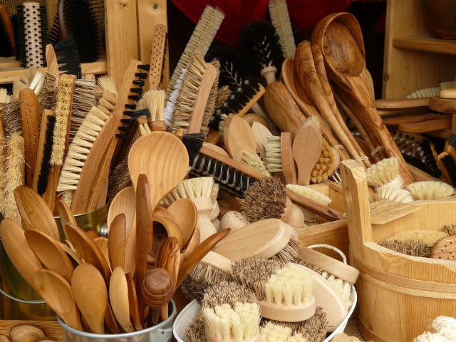 Various robust natural fibers are ideal for dry brushing.