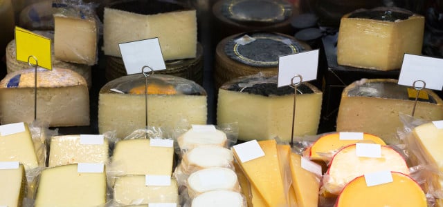 Abgepackt vs. Frischetheke: Wo soll ich Käse und Wurst kaufen?