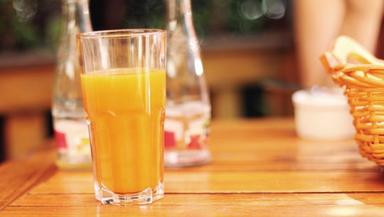 orangensaft-test-glas-pb-JESHOOTS-com-240124-1920x1209 Öko-Test hat Orangensaft getestet