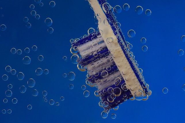 alte-zahnbuersten-kannst-du-noch-auf-verschiedene-w-cc0-pixabay-ulleo-201017_download Alte Zahnbürsten kannst du noch auf verschiedene Weise verwenden.