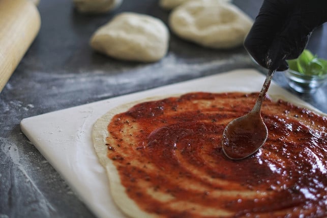 fuer-deine-pizza-vom-grill-kannst-du-den-belag-vari-cc0-pixabay-felix_w-200817_download Für deine Pizza vom Grill kannst du den Belag variieren.