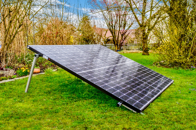 Panelretter-Interview-Kundenkraftwerk Nicht nur am Balkon: Auch Gärten sind ein beliebter Aufstellort für die kleinen Steckersolaranlagen