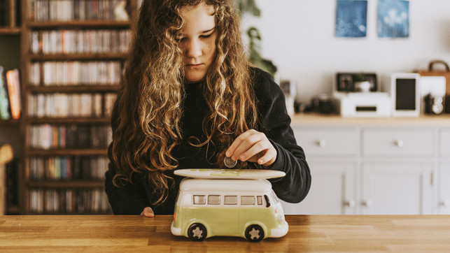 Geld-sparen-us-annie-spratt-210218-1280x720 Geld sparen - Fondssparplan - Tipps