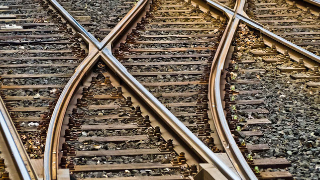 rails-3309912_1920x1080