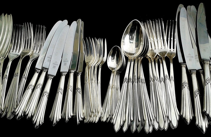 if-the-mosquito-bite-itches-a-table-knife-d-cc0-pixabay-cocoparisienne-230930_download If the mosquito bite itches, a table knife can help you.