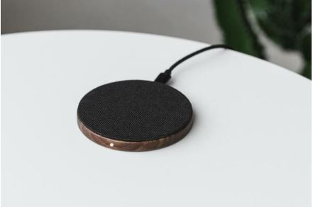 Woodcessories-Holz-Ladestation-Avocadostore-221121 Ladestation Woodcessories