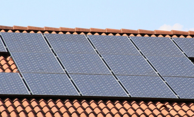 solarkollektoren-kannst-du-auch-fuer-warmwasser-und-cc0-pixabay-sferrario1968-210715_download Solarkollektoren kannst du auch für Warmwasser und Heizung nutzen und dadurch die Wärmewende unterstützen.