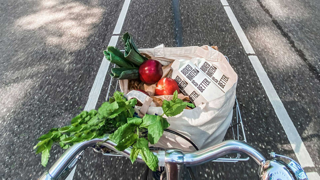 boxed-water-is-better-6WrKKQcEnXk-unsplash_1920x1080px gesund abnehmen bewegung hausmed ernährung