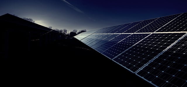 Dunkelflaute einfach erklärt: Warum sie Strom teurer macht – und warum mehr Ökostrom die Lösung ist