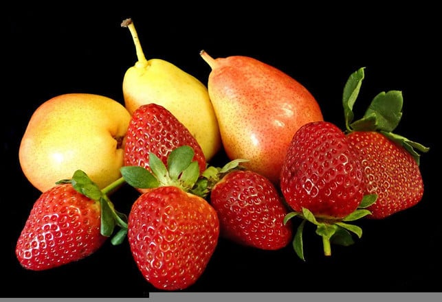 aus-birnensaft-und-erdbeeren-kannst-du-einen-alkoh-cc0-pixabay-buntysmum-220525_download Aus Birnensaft und Erdbeeren kannst du einen alkoholfreien Cocktail zubereiten.