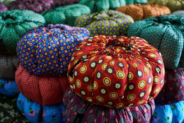 Wonderbag Die Wonderbag hat verschiedene Größen, sodass du ihn alleine nutzen kannst, aber auch damit für eine Familie kochen.