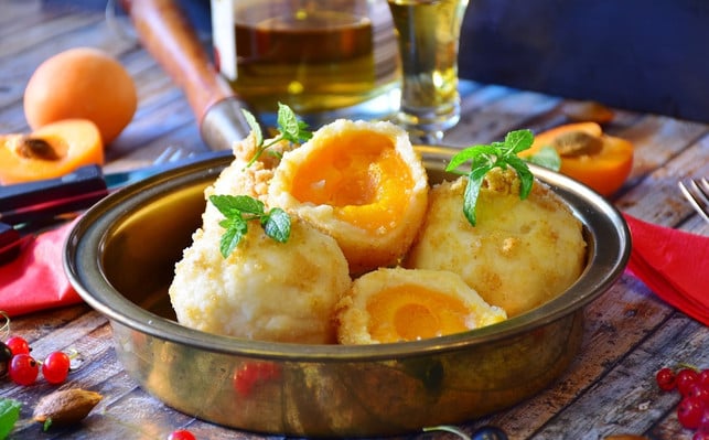 marillenknoedel-sind-eine-beliebte-nachspeise-in-oes-cc0-pixabay-ritae-240715_download Marillenknödel sind eine beliebte Nachspeise in Österreich.