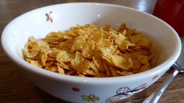 cornflakes-oekotest-pb-EstherMerbt-240424-1280x720 Dinkelflakes haben zwei Vorteile: Sie enthalten mehr Ballaststoffe und oft weniger Acrylamid.