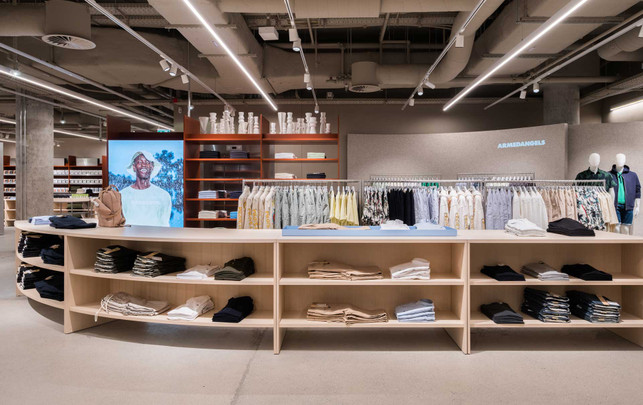 Peek & Cloppenburg KG, Düsseldorf Coscious Fashion Store Innen