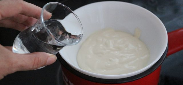 pflegeprodukte-selber-zu-machen-ist-eine-gute-ide-utopia-katbliem-190625_download Sonnencreme selber machen? Das solltest du deiner Gesundheit zuliebe nicht tun.