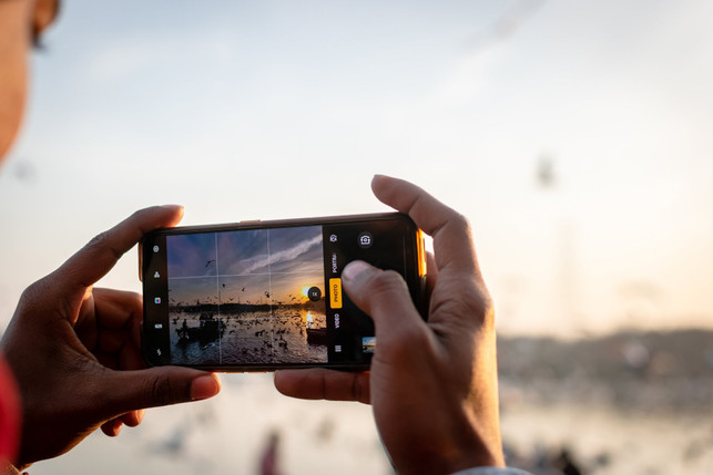 achte-darauf-dein-handy-im-sommer-moeglichst-an-ei-cc0--pixabay--nextpraveen-250730_download Achte darauf, dein Handy im Sommer möglichst an einem kühlen Ort zu lagern.