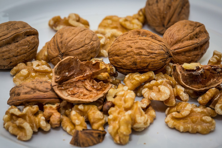 In addition to omega-3 fatty acids, walnuts also contain plenty of vitamin B6 and zinc.