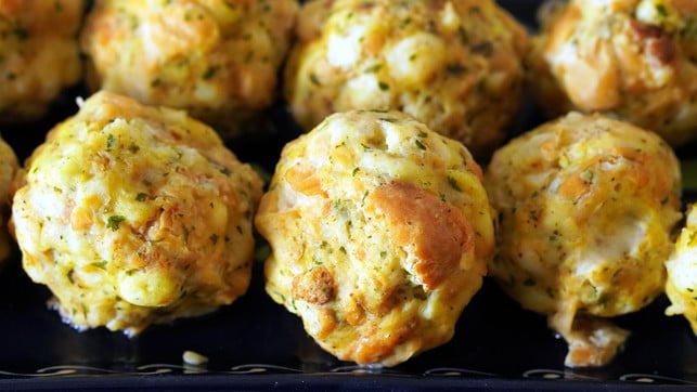 falsch-moechtest-du-semmelknoedel-einfrieren-sollt-cc0-pixabay-matthiasboeckel-210316_download Falsch: Möchtest du Semmelknödel einfrieren, sollten sie sich dabei nicht berühren, sondern lose auf dem Tablett liegen.