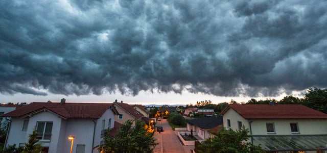 So schützt du deinen Keller bei Starkregen vorm Überfluten: Versicherung zahlt nicht immer