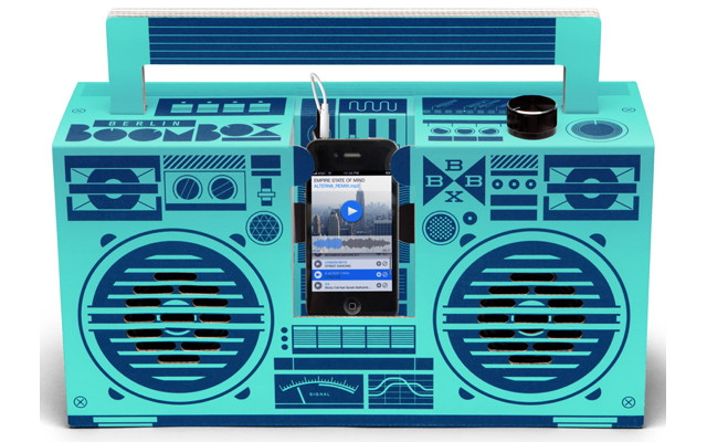 Weihnachtsgeschenk: Ghettoblaster aus Pappe Weihnachtsgeschenk: Ghettoblaster aus Pappe