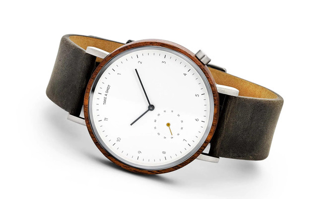 weihnachtsgeschenke-holzuhr-takeashot-231116 Weihnachtsgeschenk für Männer: Armbanduhr
