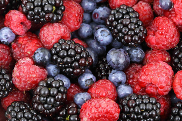 Alkaline fruits such as berries are said to detoxify the body.