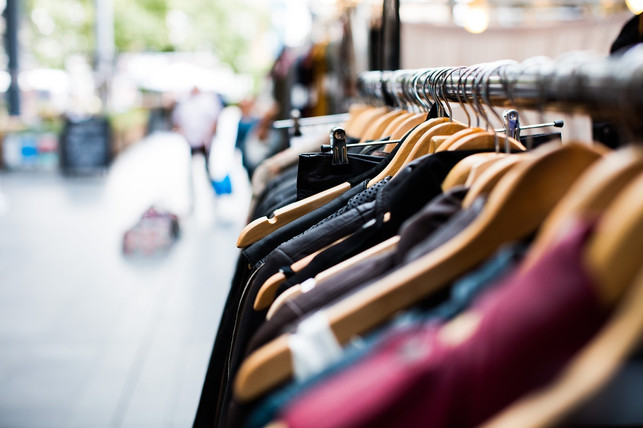 beim-wardrobe-tracking-erstellst-du-gewissermassen-cc0-pixabay-pexels-240307_download Beim Wardrobe Tracking erstellst du gewissermaßen eine Inventarliste deiner Kleidungsstücke.