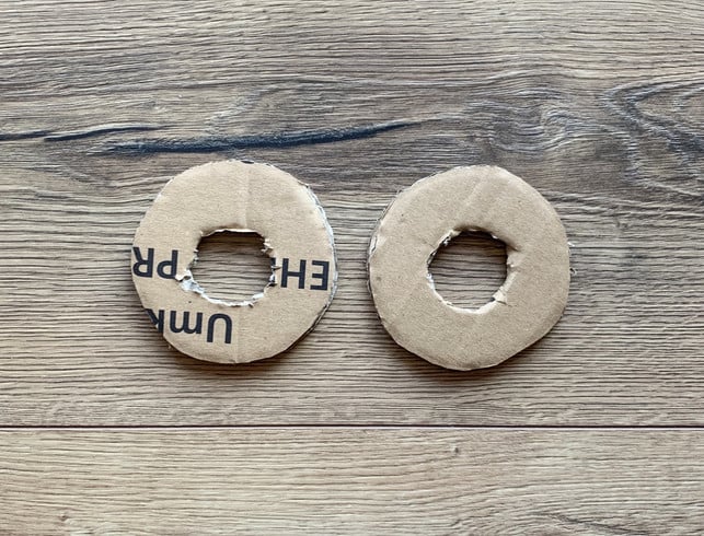 du-brauchst-fuer-den-bommel-zwei-identische-ringe-katrin-baab-utopia-191227_download Du brauchst für den Bommel zwei identische Ringe.