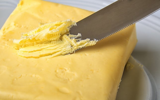 duenne-scheiben-aus-kalter-butter-geben-den-franzbr-cc0-pixabay-ds_30-200414_download Dünne Scheiben aus kalter Butter geben den Franzbrötchen ihre blättrige Konsistenz.