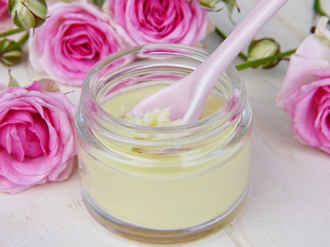 creme-deine-haende-nach-einem-unvermeidlichen-konta-cc0-pixabay-silviarita-190220_download Creme deine Hände nach einem unvermeidlichen Kontakt mit Aceton ein.